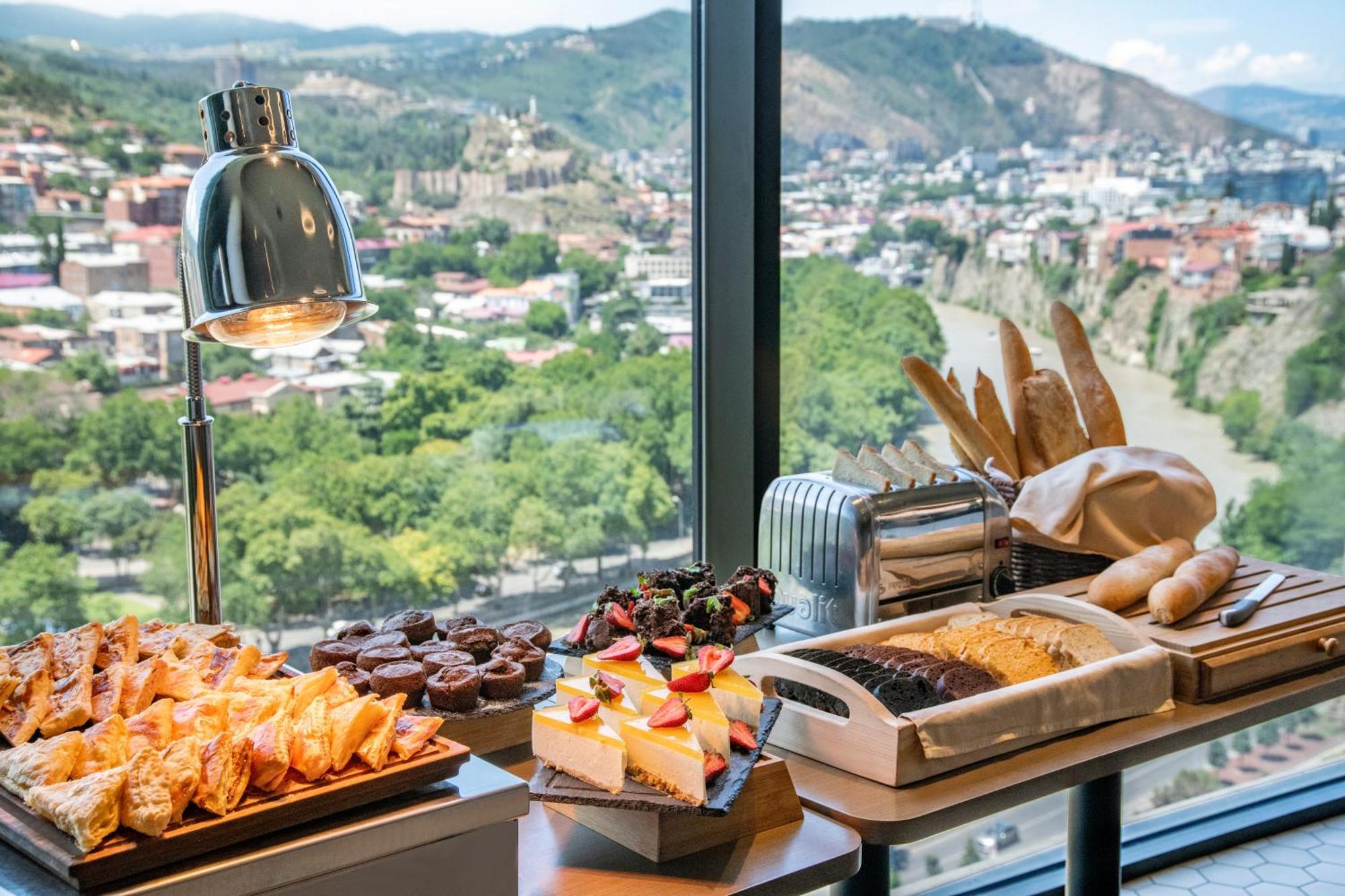 Golden Tulip Design Tbilisi Hotel Eksteriør billede